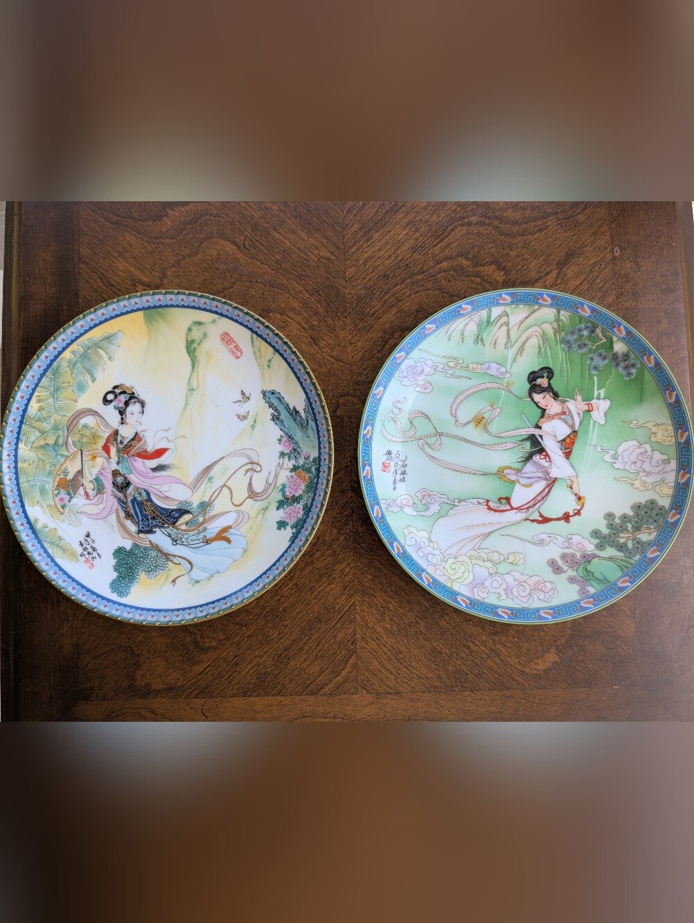 Pair of Vintage Jingdezhen Imperial Collector Plates